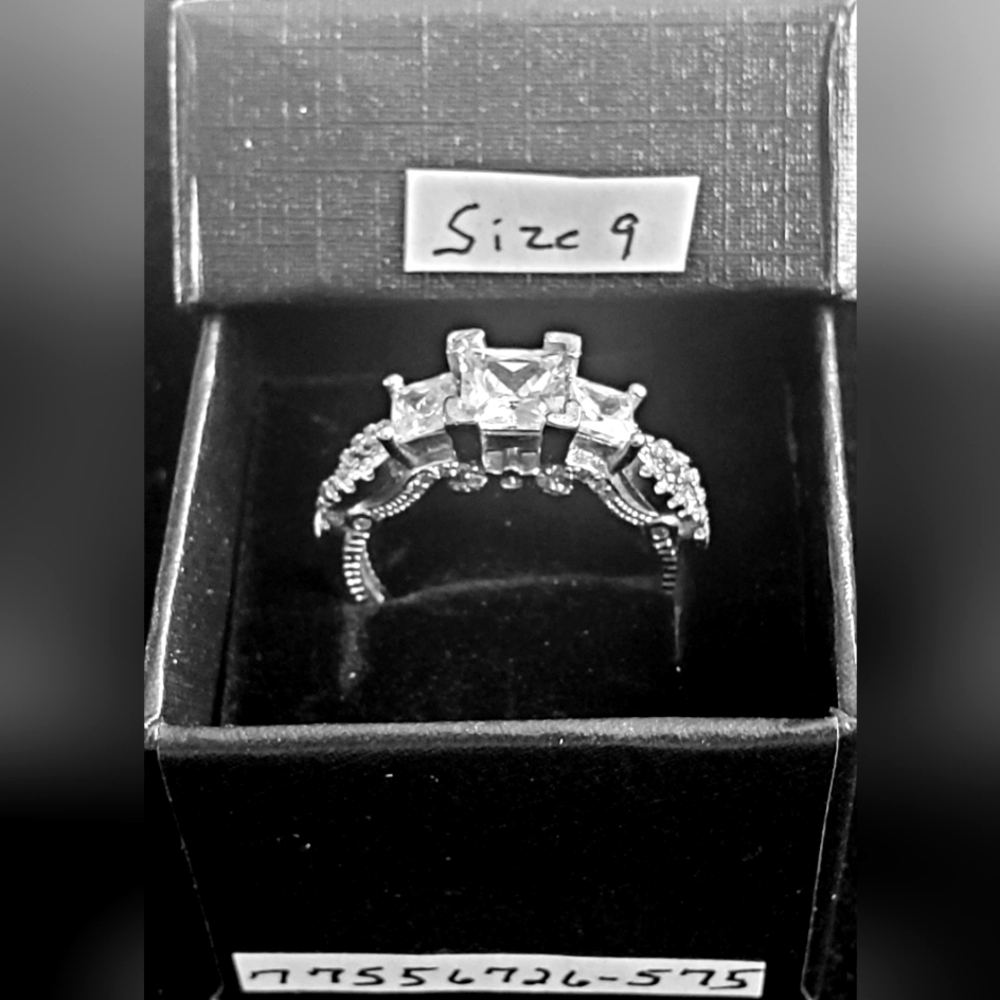 Sterling Silver  1.5 Ct. FANCY SOLITAIRE RING